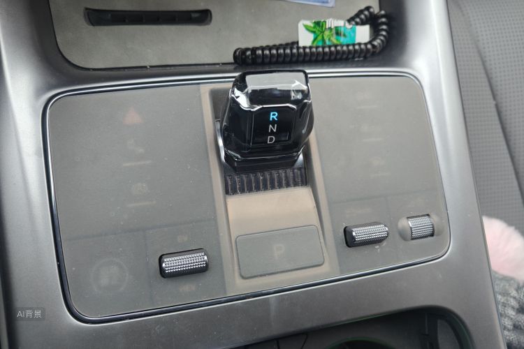 BYD Seal 07 DM-i 2025 car image #16