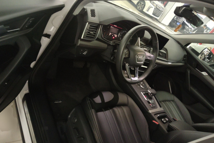 Audi Q5L 2019 #16 Audi Q5L 2019 car image #16