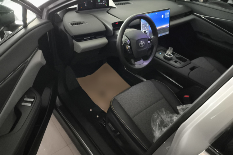 Toyota bZ5 2025 car image #16