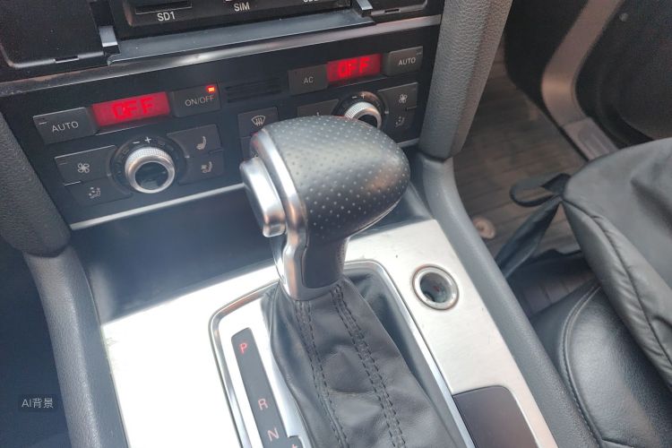 Audi Q7 2012 car image #16