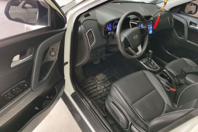 Hyundai ix25 2016 car image #16
