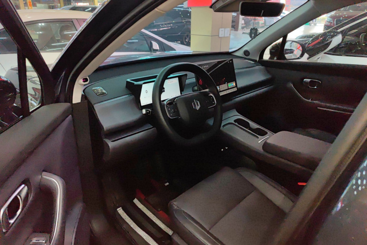 零跑汽车 零跑C10 2025 汽车图片 #16