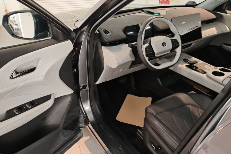 Changan UNI-Z PHEV 2024 #16 Changan UNI-Z PHEV 2024 car image #16