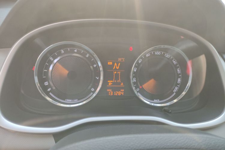 Chevrolet Sail 2015 immagine di auto #16