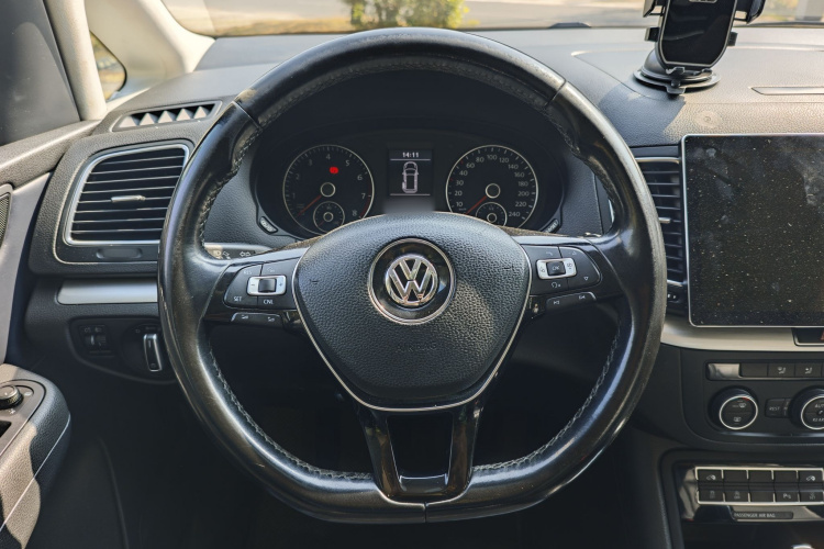 Volkswagen Sharan 2017 #16 Volkswagen Sharan 2017 car image #16