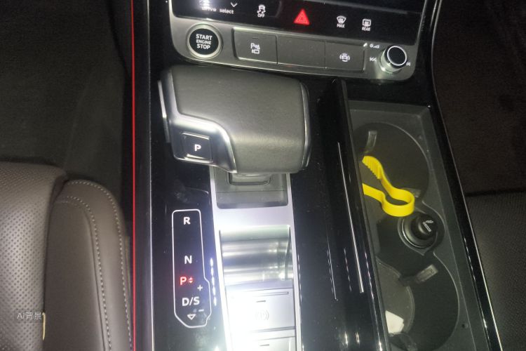 Audi A8 2020 immagine di auto #16