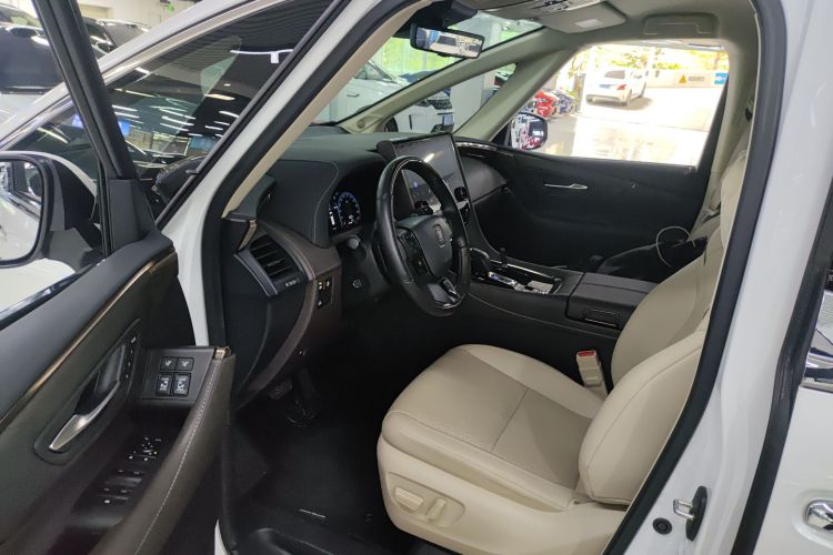 Toyota Vellfire 2024 car image #16