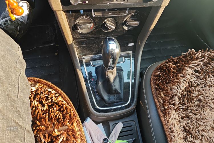 Volkswagen Bora 2015 immagine di auto #16