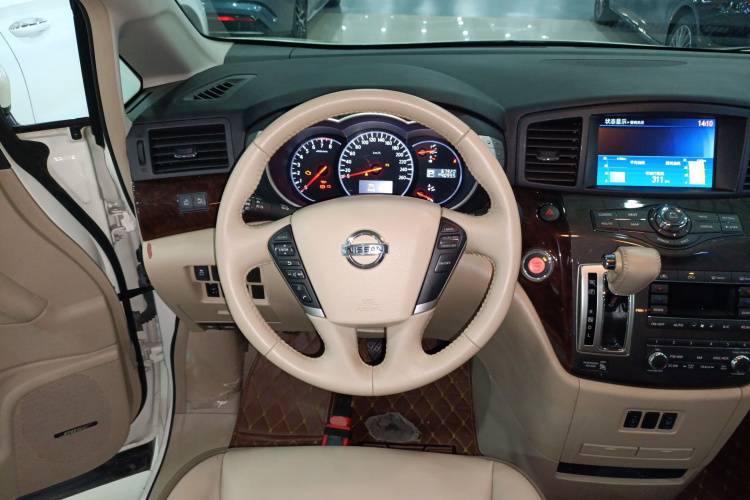 Nissan Quest 2016 imagen de coche #16