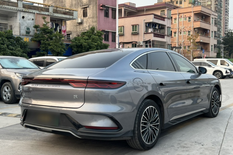 BYD Han 2023 car image #16