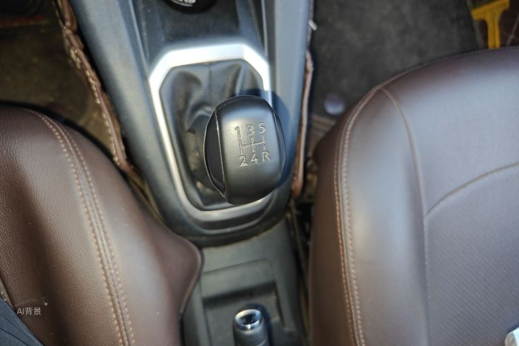 Peugeot 301 2016 car image #16