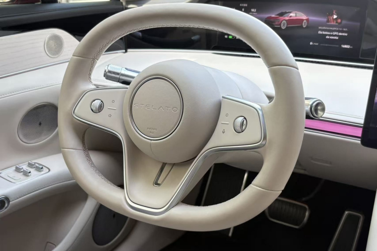 HongQi 2024 car image #16