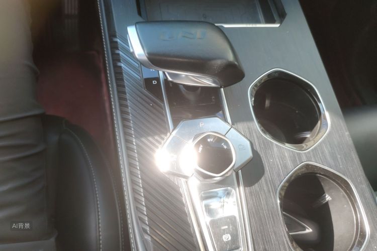 Changan UNI-K iDD 2023 car image #16