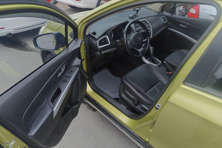 Suzuki S-Cross 2014 صورة سيارة #16