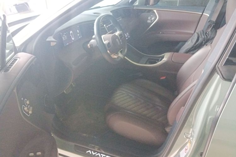 Avatr 11 2022 car image #16