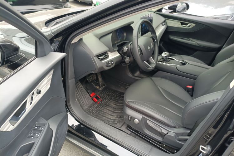 HongQi E-QM5 2024 #16 HongQi E-QM5 2024 car image #16