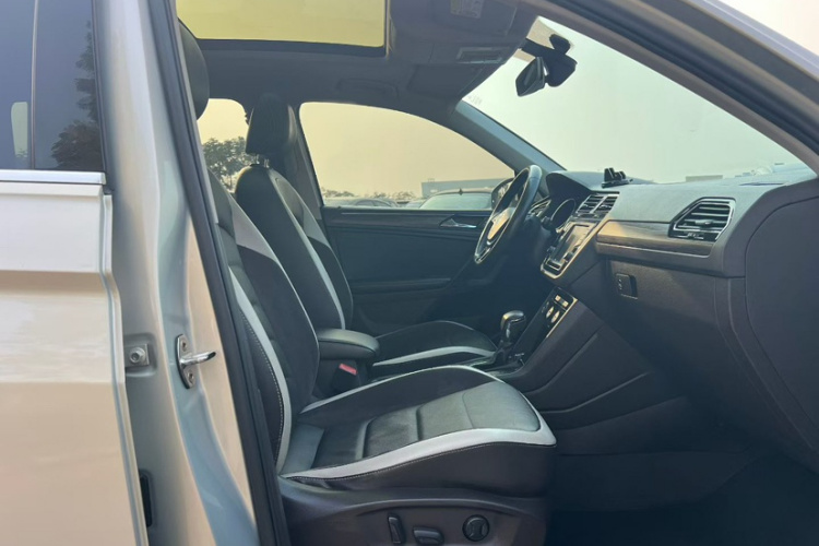 Volkswagen Tiguan L 2018 #16 Volkswagen Tiguan L 2018 car image #16