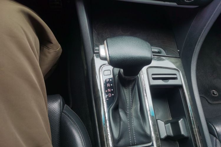 Kia K5 2017 car image #16
