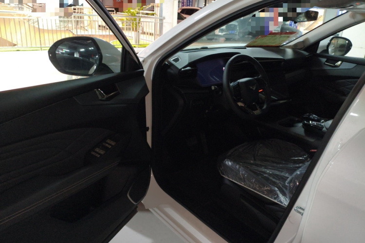 Kaiyi Kunlun 2025 #16 Kaiyi Kunlun 2025 car image #16