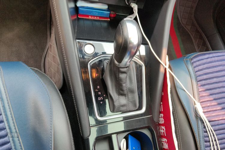 VS5 2023 car image #16