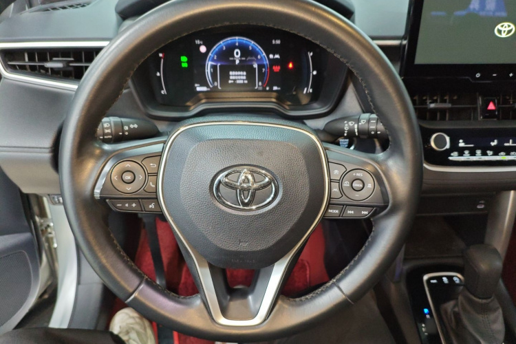 Toyota Frontlander 2023 car image #16
