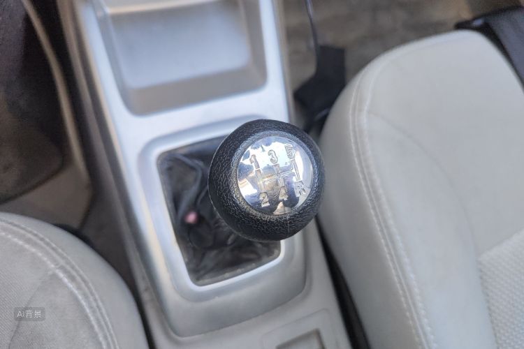 Changan Alsvin V3 2015 car image #16