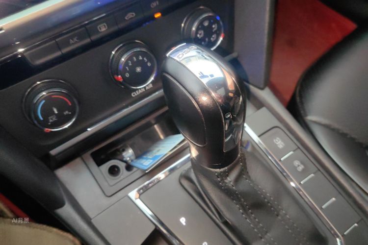 Volkswagen Lamando 2018 immagine di auto #16