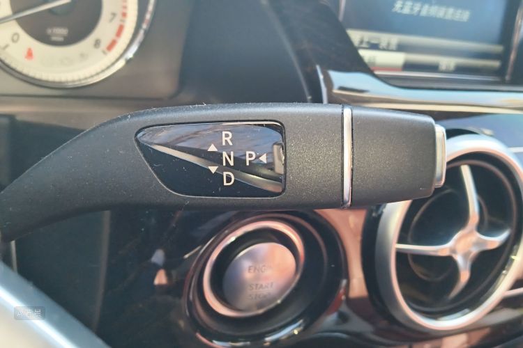 Mercedes-Benz GLK Class 2014 car image #16