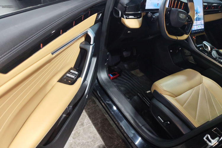 GEELY Boyue L 2022 car image #16