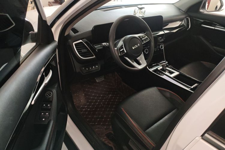 Kia Seltos 2024 car image #16
