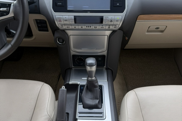 Toyota Land Cruiser Prado 2018 #16 Toyota Land Cruiser Prado 2018 car image #16