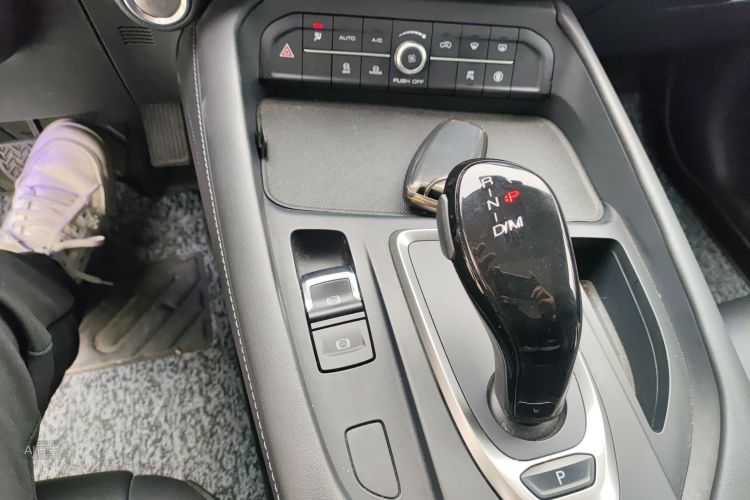 Haval F7 2018 car image #16