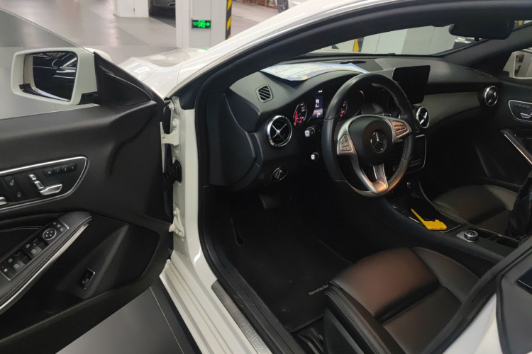 Mercedes-Benz CLA Class (Imported) 2017 #16 Mercedes-Benz CLA Class (Imported) 2017 car image #16