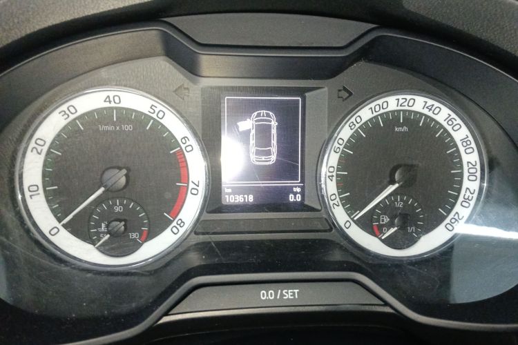 Skoda Octavia 2018 car image #16