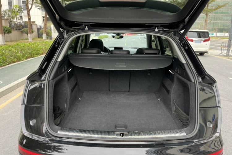 Audi Q5L 2020 car image #16