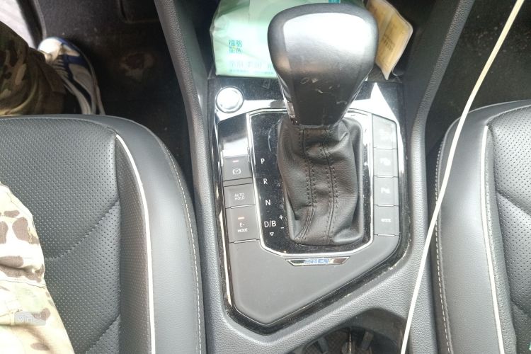 Volkswagen Tiguan L New Energy 2020 изображение автомобиля #16