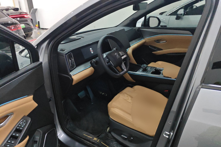 BYD SongL DM-i 2025 car image #16