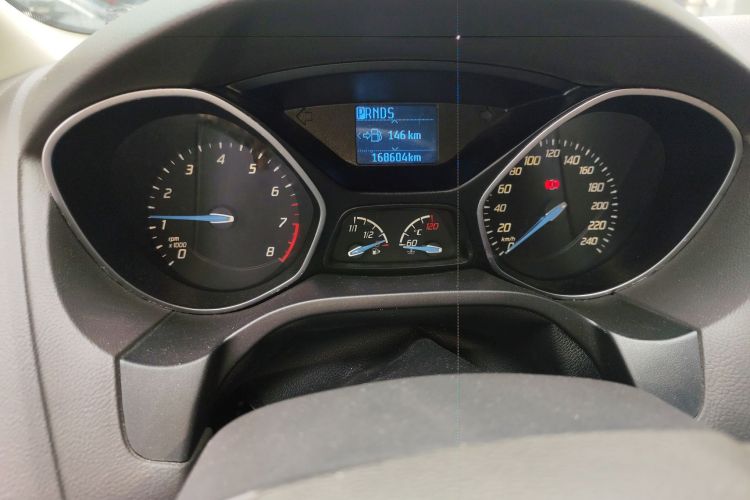 Ford Focus 2014 car image #16