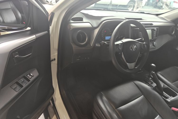 Toyota RAV4 2019 #16 Toyota RAV4 2019 car image #16