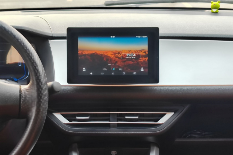 BYD e1 2020 car image #16