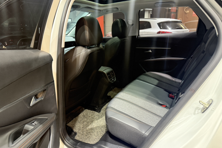 Peugeot 4008 2017 car image #16