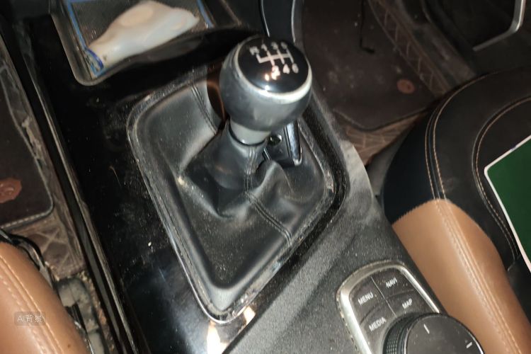 Soueast DX7 2016 #16 Soueast DX7 2016 car image #16