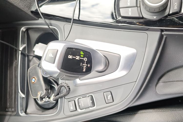 BMW 3 Series 2018 #16 BMW 3 Series 2018 car image #16