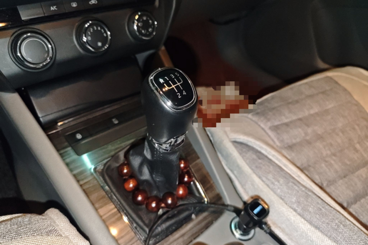 Skoda Octavia 2015 immagine di auto #16