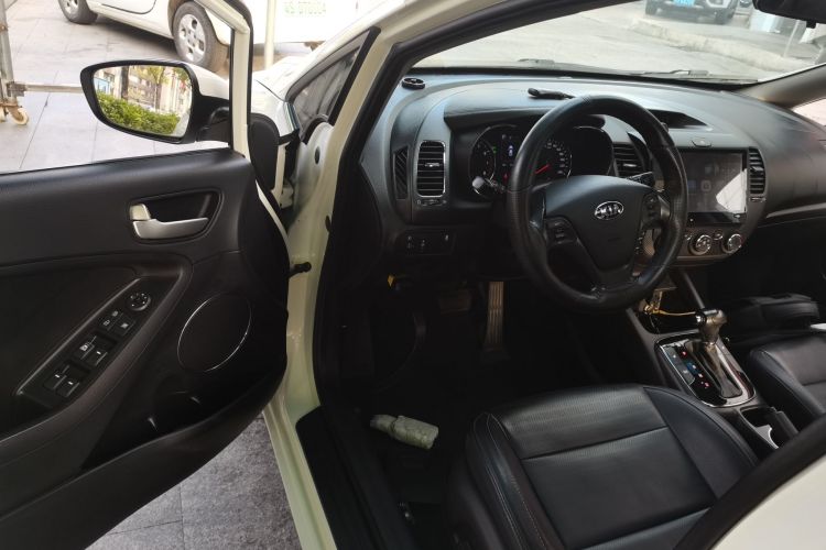 起亚 起亚K3 2018 汽车图片 #16