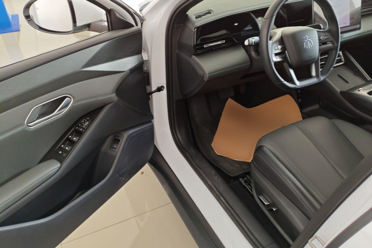 BYD Qin L 2025 car image #16