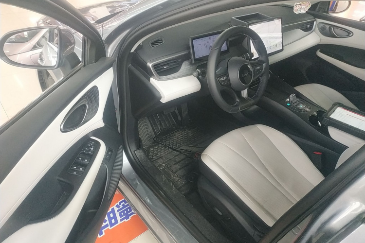 BYD Seal 05 DM-i 2025 immagine di auto #16