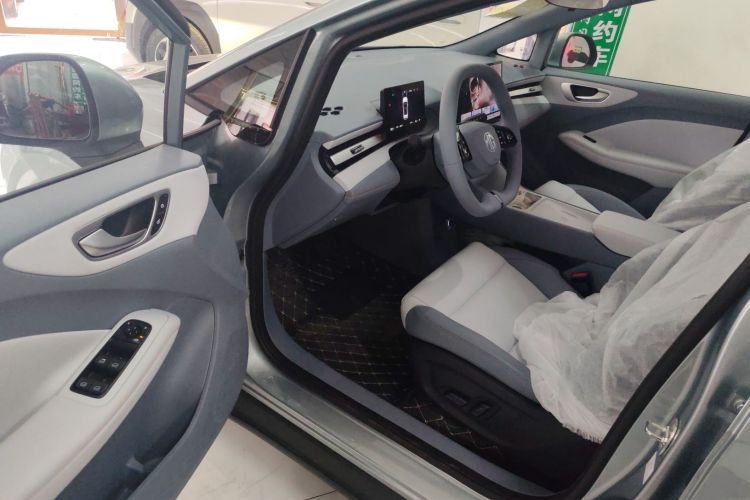 MG 4 EV 2025 immagine di auto #16