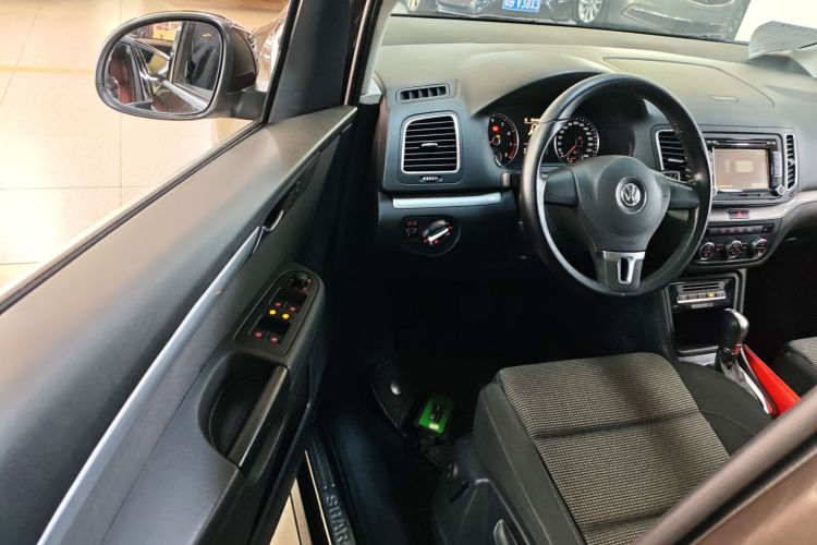 Volkswagen Sharan 2017 صورة سيارة #16