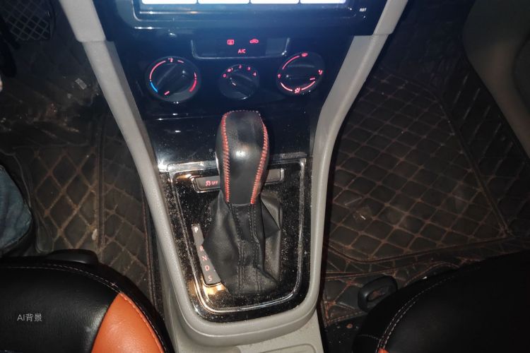 Volkswagen Bora 2014 car image #16